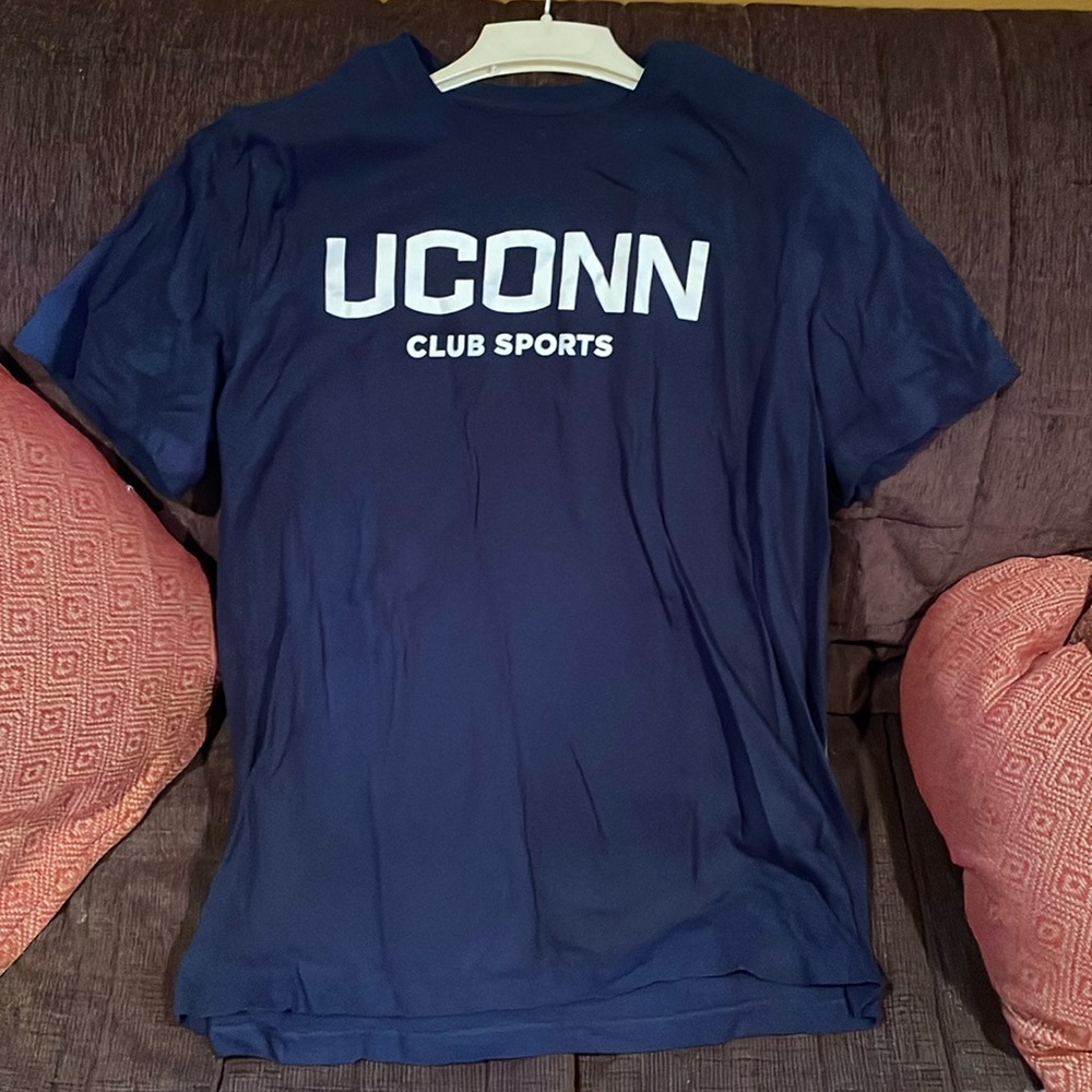 UCONN club sports Nike xl tee
